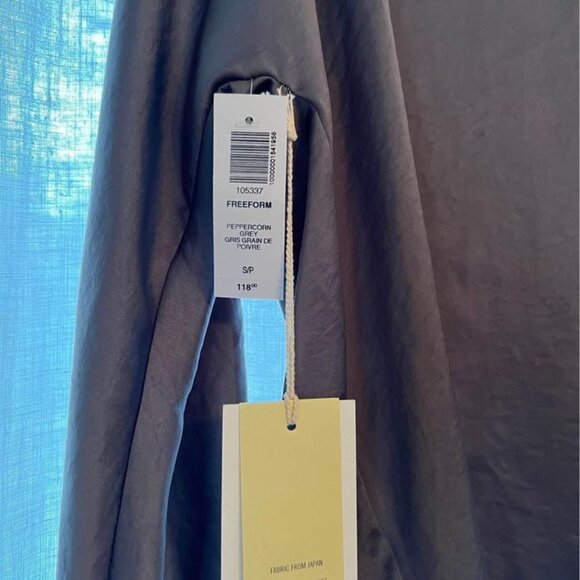 Aritzia / Wilfred Freeform Satin Button Up Shirt - size S - Grey - Picture 2 of 5